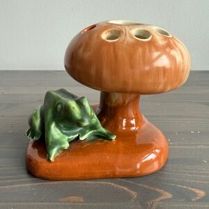 Vintage glazed ceramic mushroom flower frog with proper frog😆